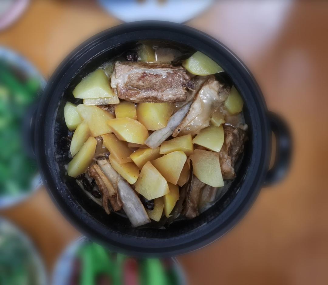 土豆炖排骨