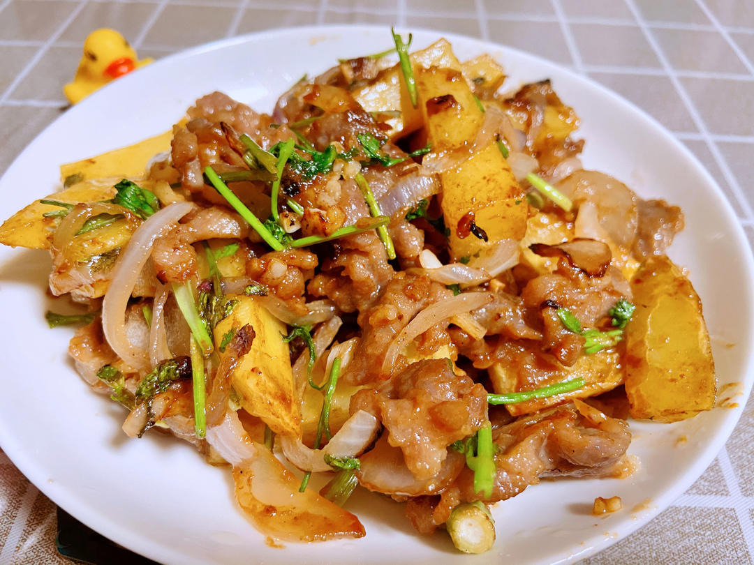 孜然土豆炒牛肉