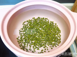 #辅食记#绿豆百合莲子汤的做法 步骤2