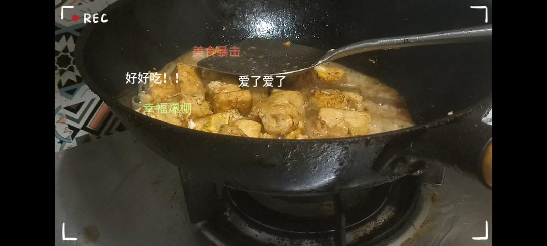 老豆腐鸡蛋煲，也就是炖豆腐，在家非常容易做的做法