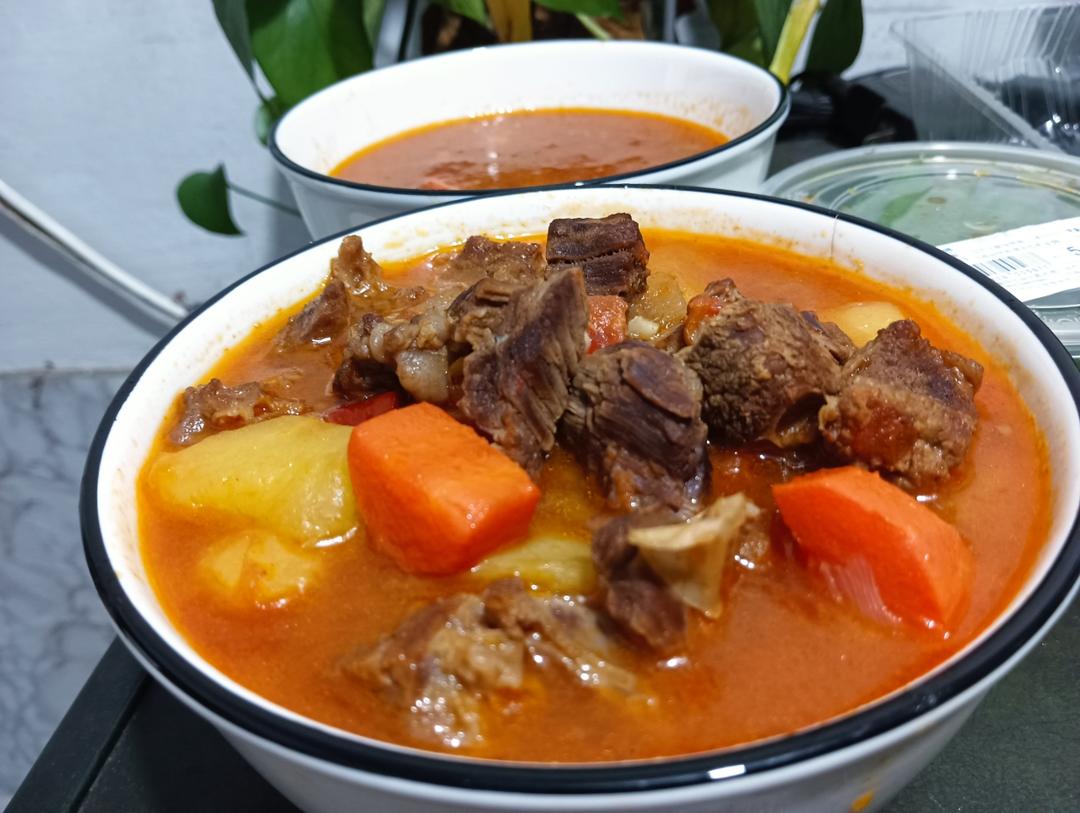 西红柿炖牛腩（牛肉）