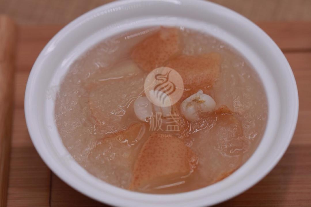 川贝雪梨炖燕窝