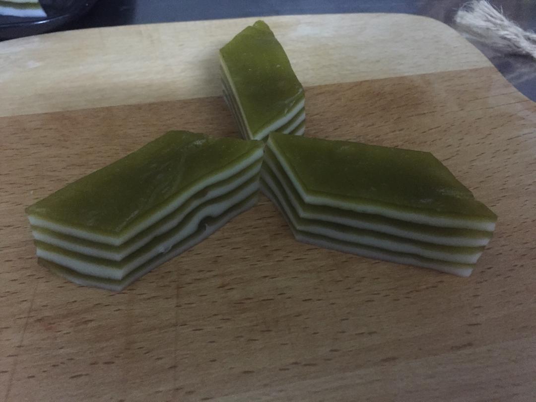 斑斓椰汁马蹄千层糕