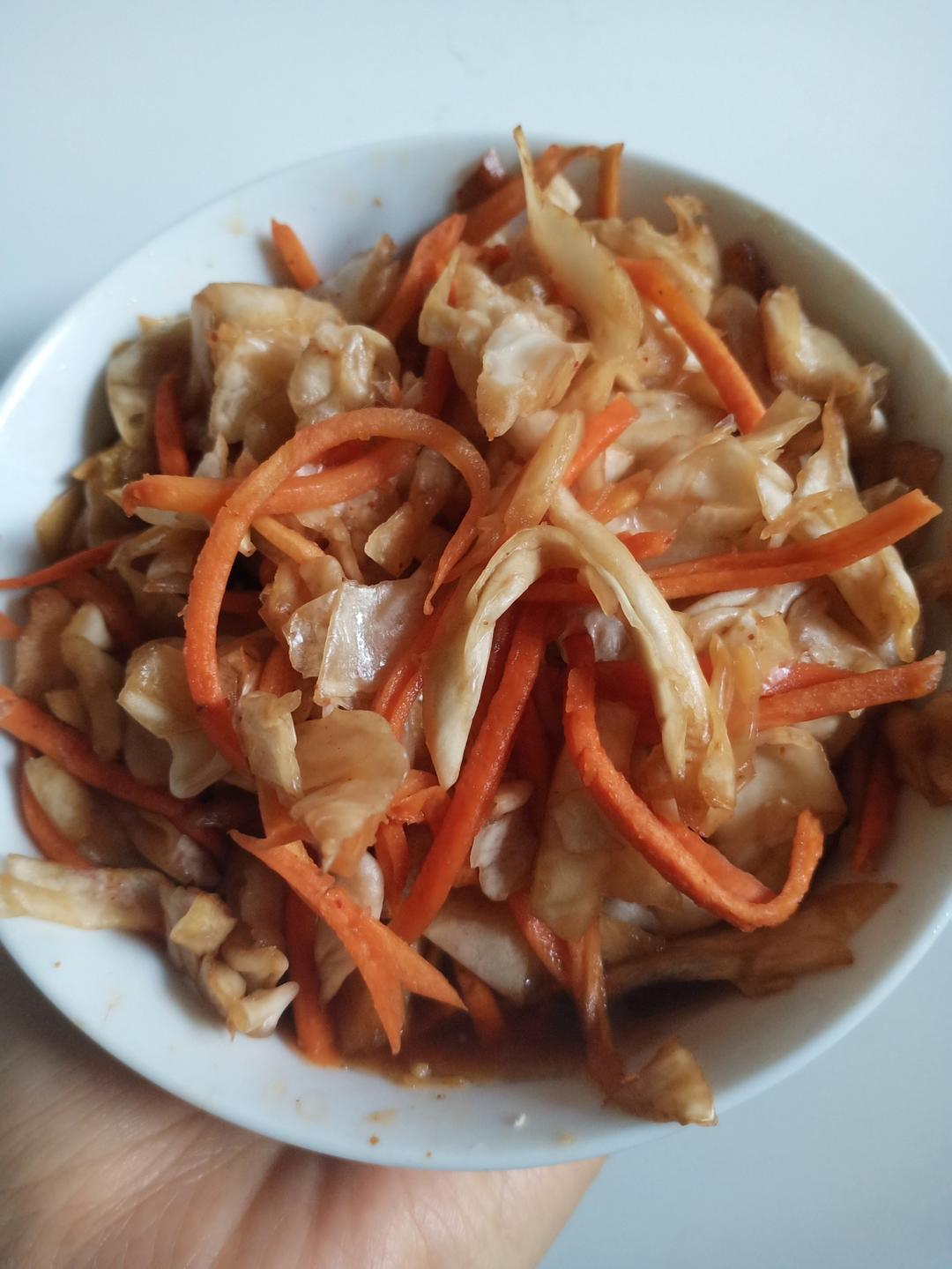 放在冷面或者臭豆腐里的甘蓝泡菜