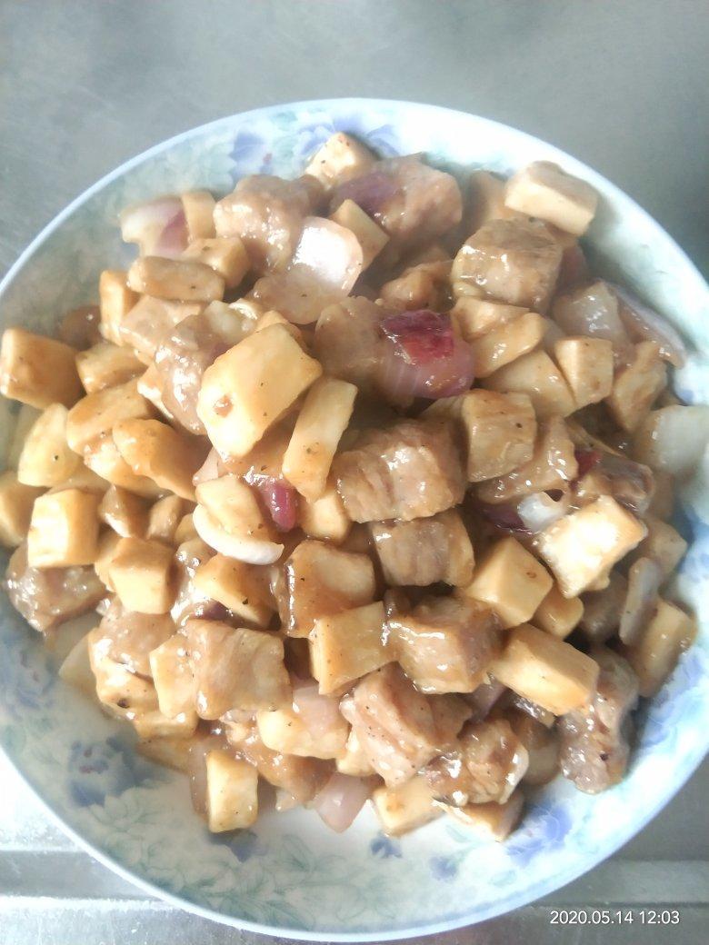 雪花牛肉粒炒杏鲍菇