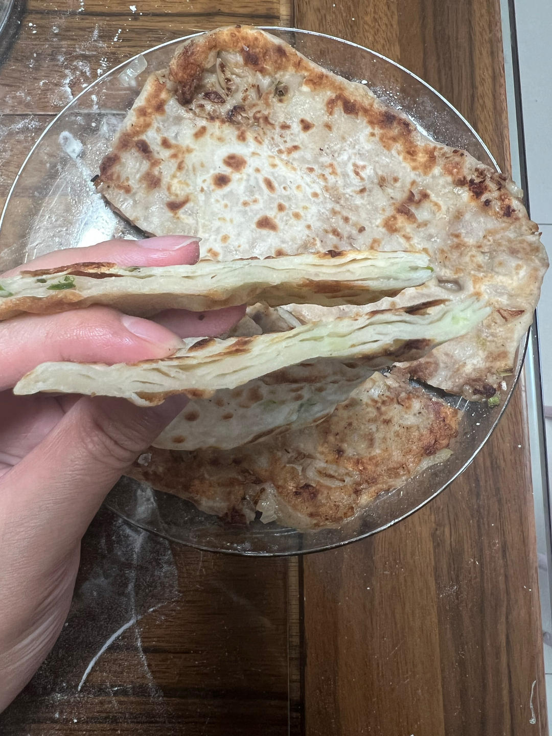 烙饼不硬的小窍门 掌握了你也能看出柔软多层凉了不硬的小油饼