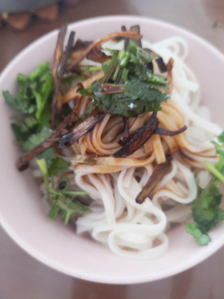 葱油拌面Spring Onion Noodles