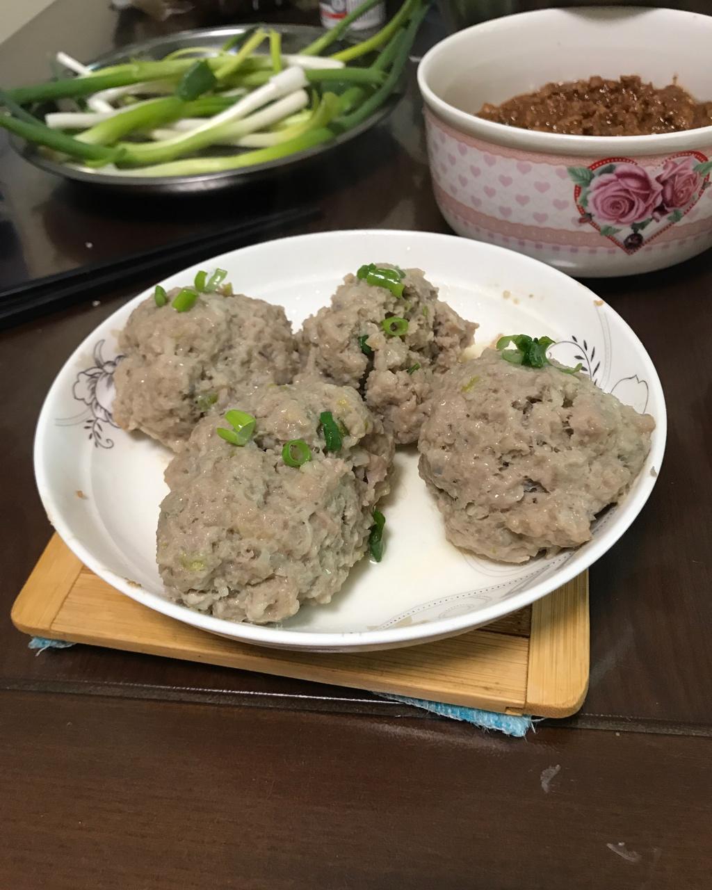 小鹿和蛋蛋做的清蒸狮子头