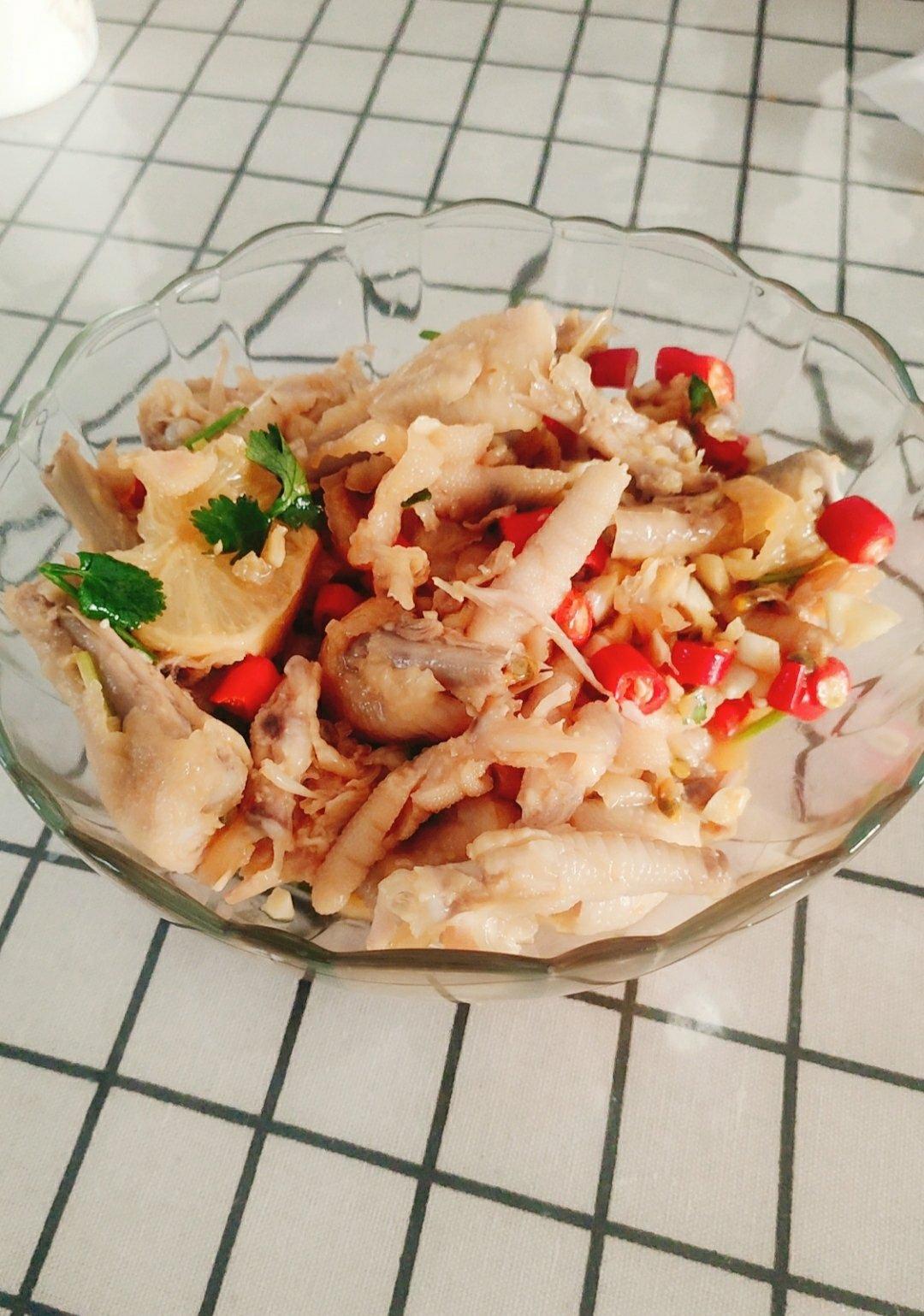 【酸辣无骨凤爪】