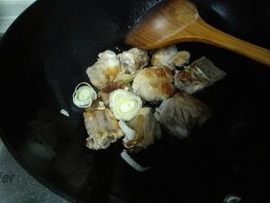 电饭锅 排骨腊肠焖饭的做法 步骤3