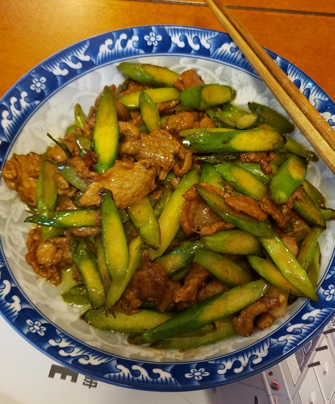 芦笋炒肉片的做法