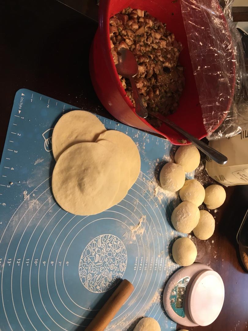 手把手教你捏出漂亮的包子褶（ 附小视频）