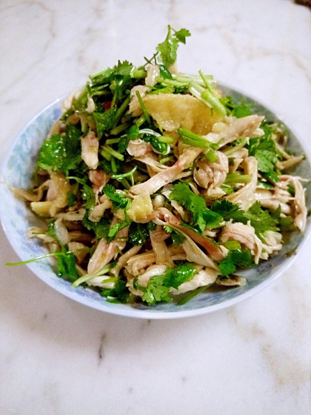 材料简单但超美味手撕鸡