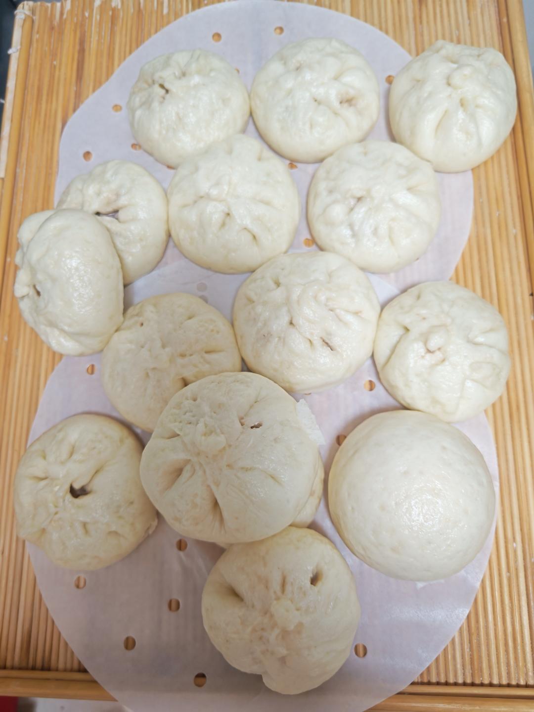 鲜美多汁的洋葱牛肉包子