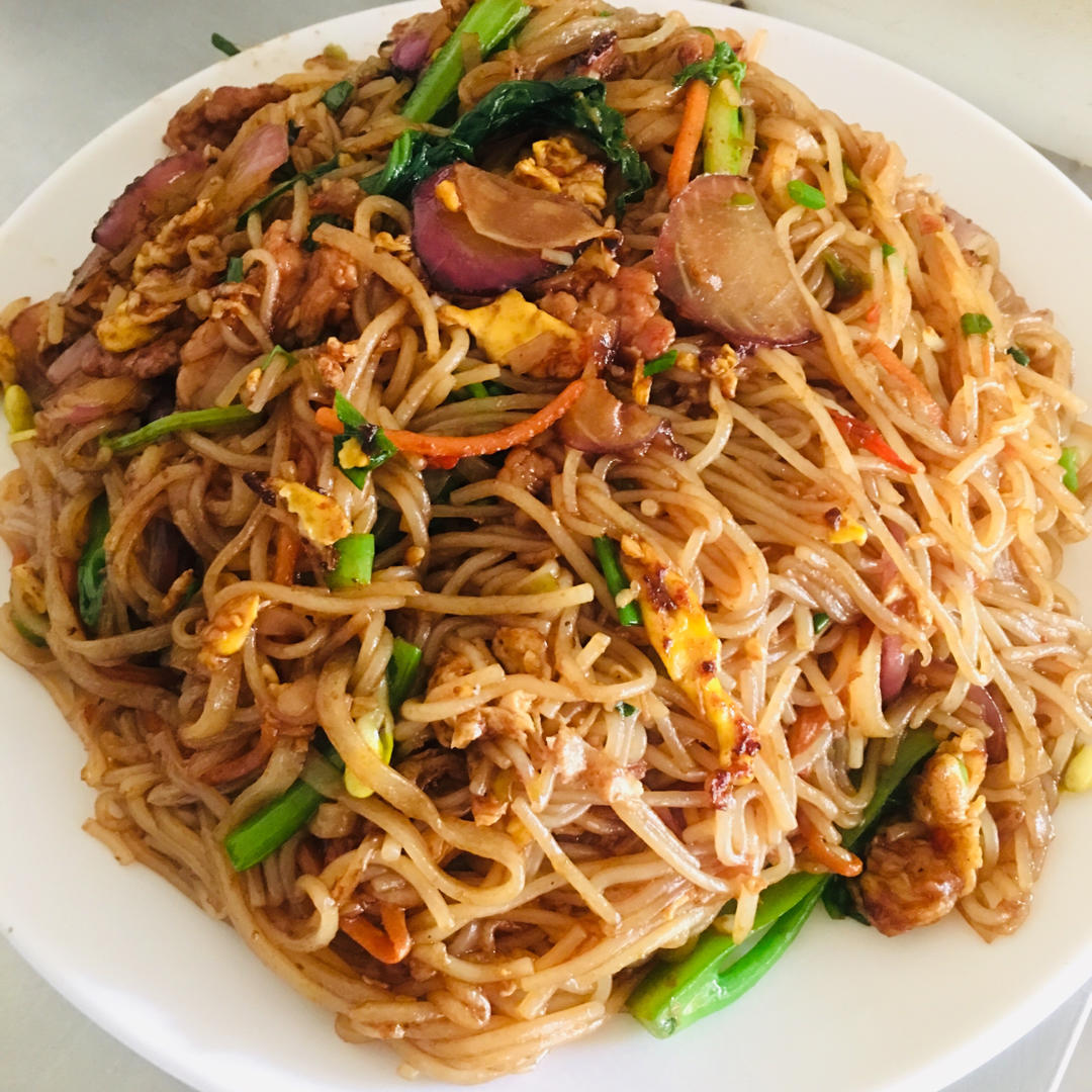 爱美食爱旅行1999做的包你舔盘的家常炒粉