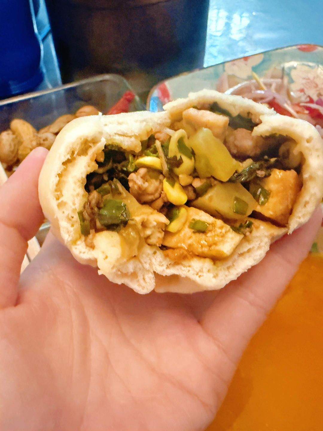 野菜包子，豆腐豆芽芝麻叶韭菜包子