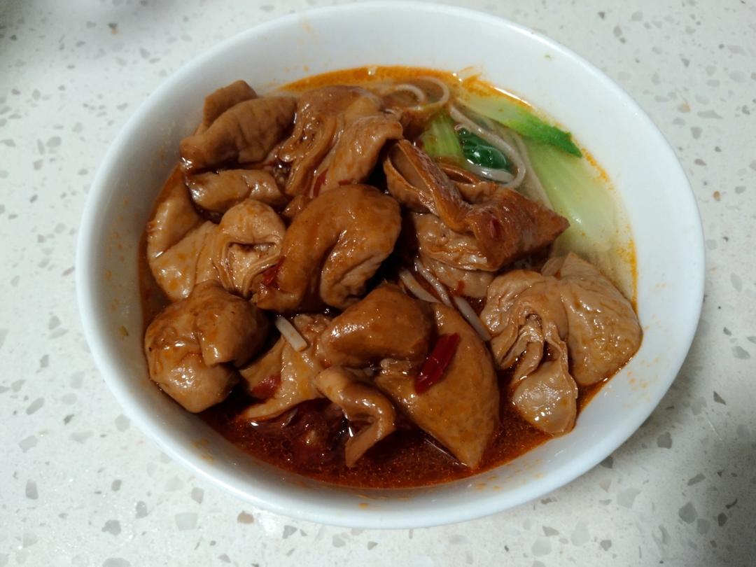 简单快手红烧肥肠面