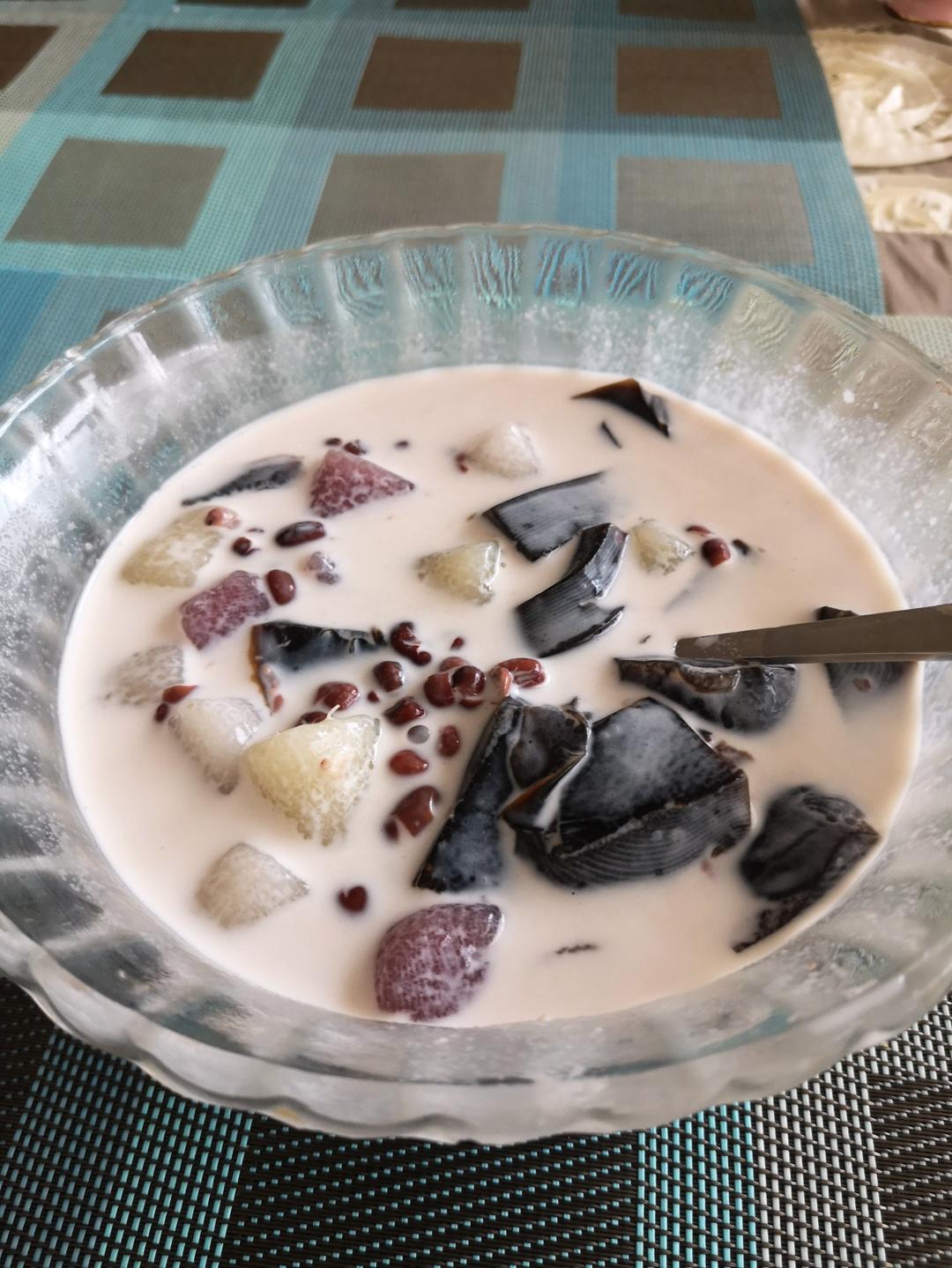 椰浆红豆芋圆烧仙草