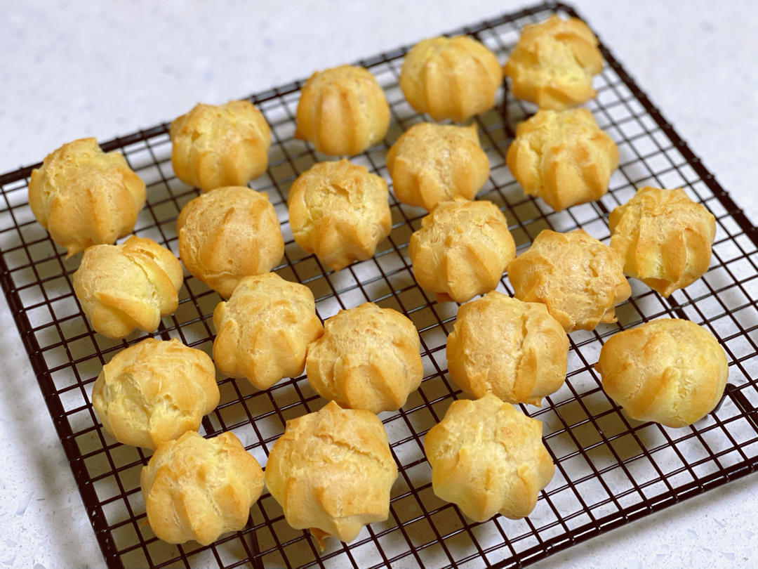 葡萄小姐爱葡萄做的简单易成功的奶油小泡芙做法