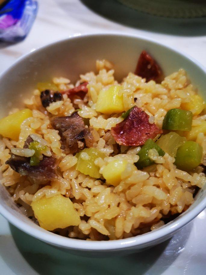 把陈乔恩吃哭的焖饭，我一口气连吃3碗，学会后再也不想吃外卖了