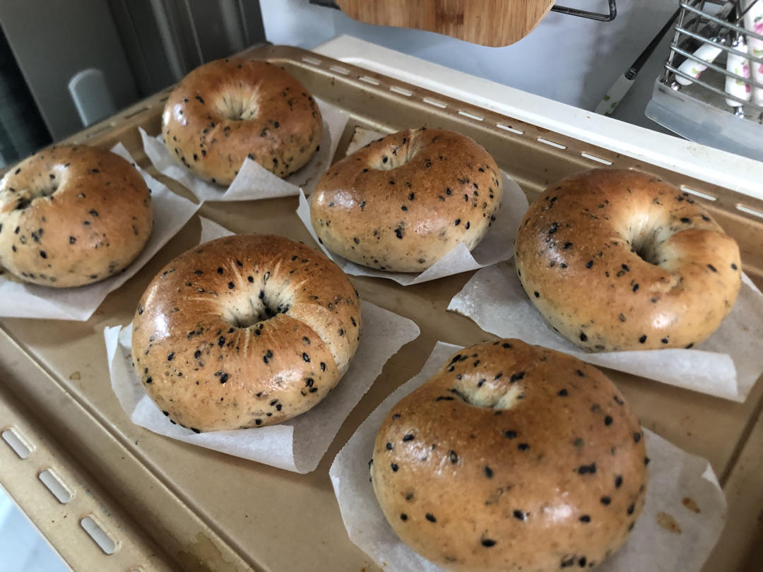 黑芝麻全麦贝果