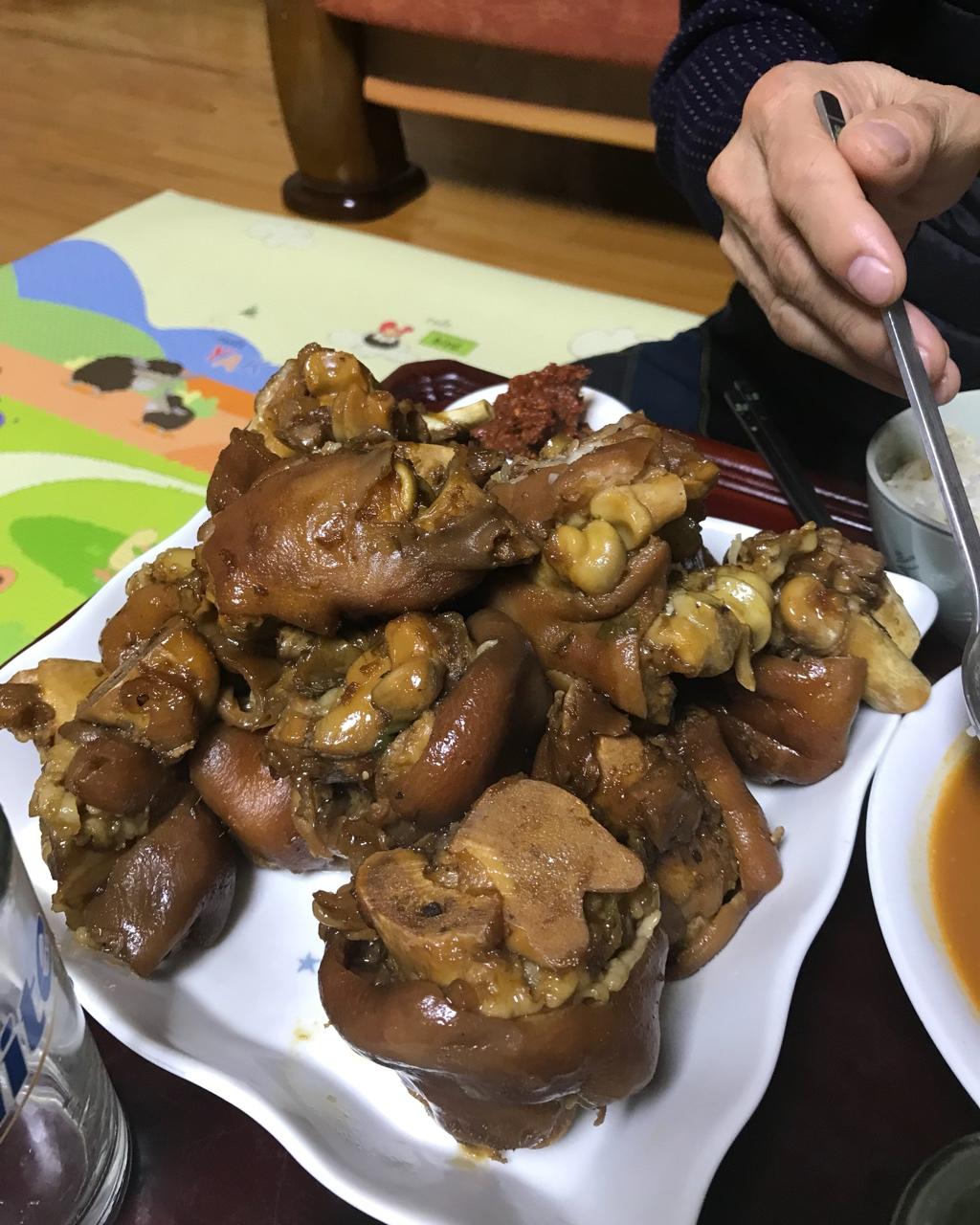 汤氏秘制酱猪蹄