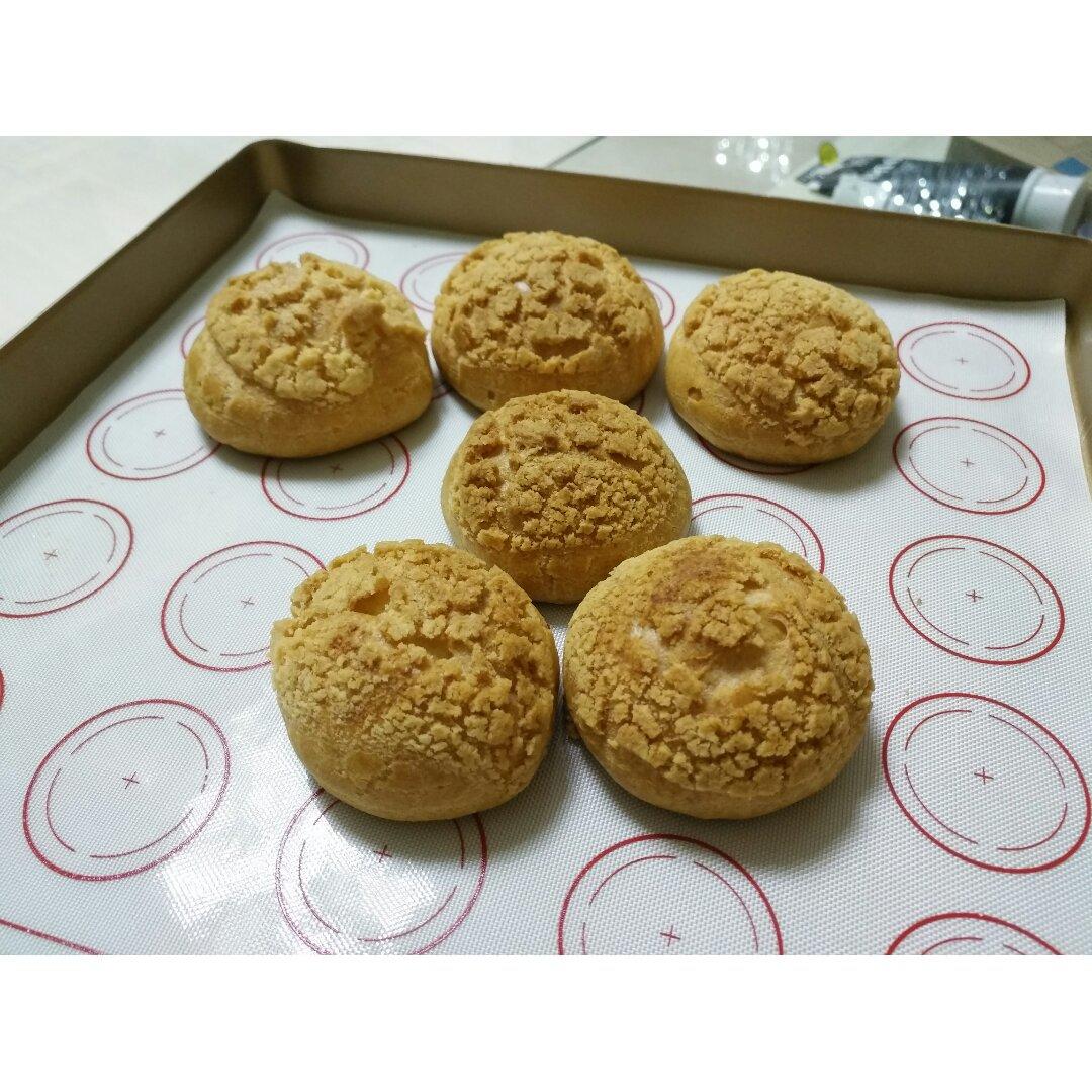 酥皮奶油泡芙--#皮黑森林#