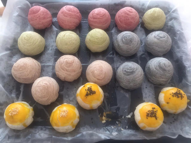 蛋黄酥~紫薯、抹茶、原味~花好月圆，中秋快乐~内附一次做六色蛋黄酥方法~