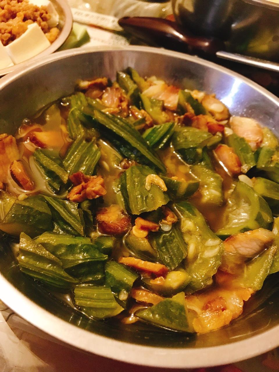 winnie做的丝瓜蒸香肠鲜嫩美味傻瓜菜