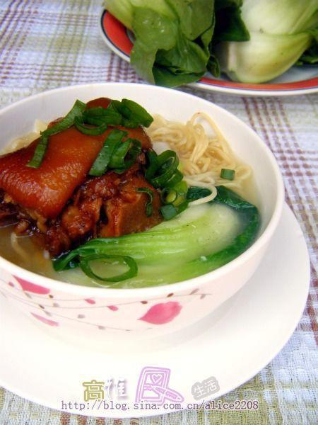 鲍汁猪脚面的做法