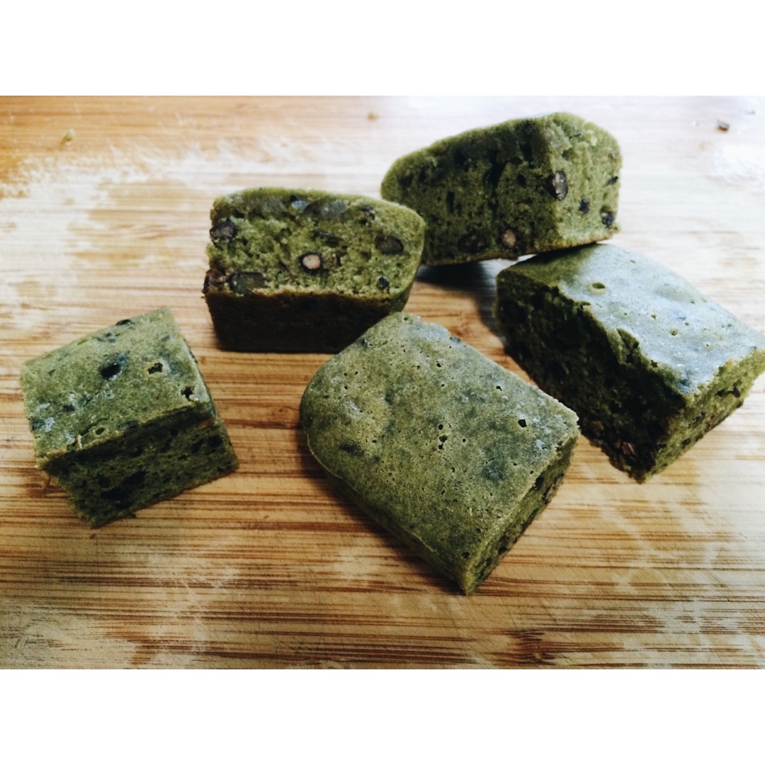 丰润的布朗尼口感-抹茶蜜红豆蛋糕