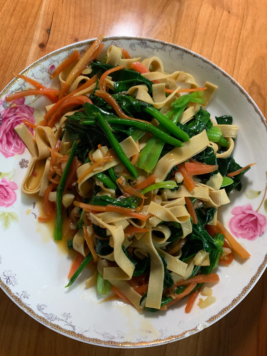 春日家常小炒｜菠菜炒豆皮胡萝卜