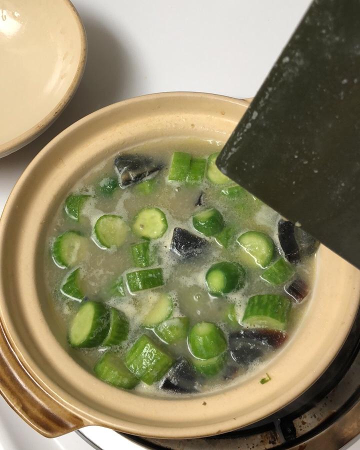 皮蛋黄瓜汤