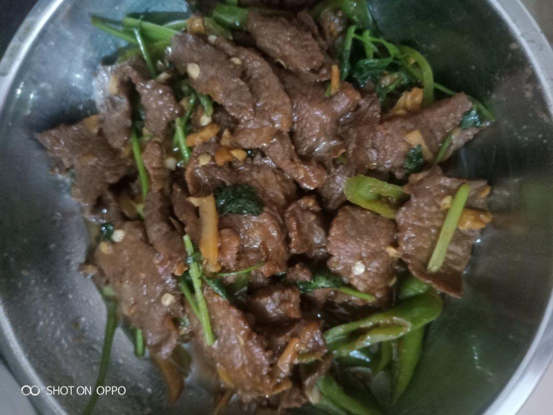 小炒牛肉（小白也可以做的超好吃！！）
