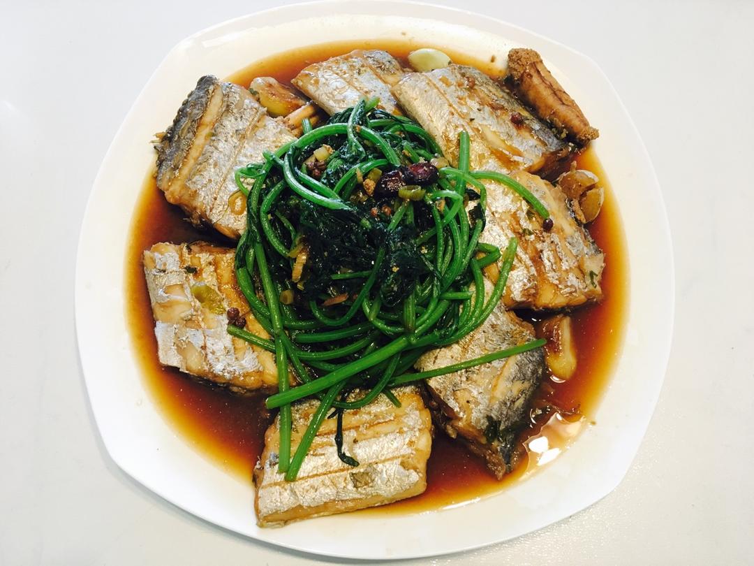 茼蒿炖带鱼