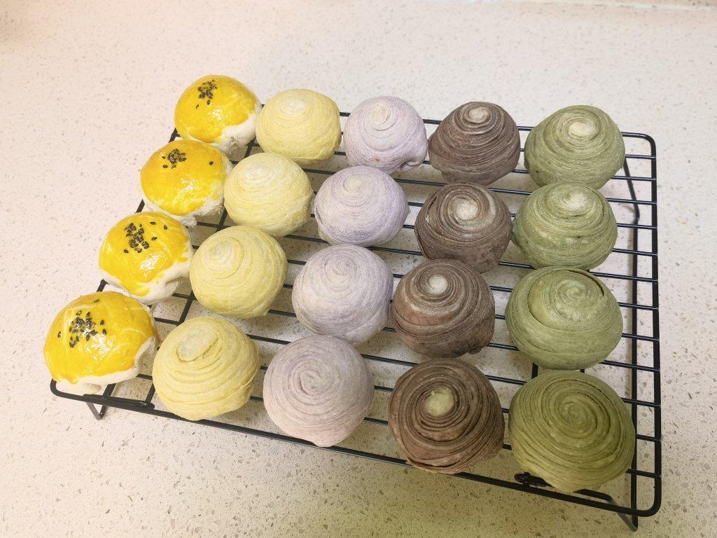 蛋黄酥~紫薯、抹茶、原味~花好月圆，中秋快乐~内附一次做六色蛋黄酥方法~