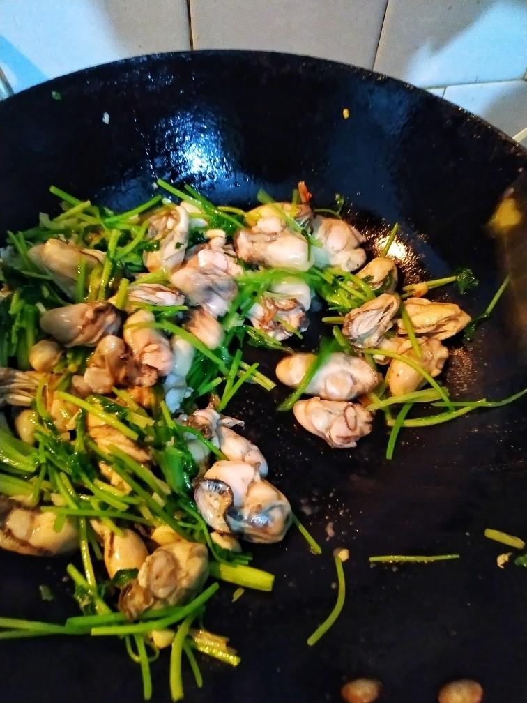 爆炒海蛎子的做法 步骤10