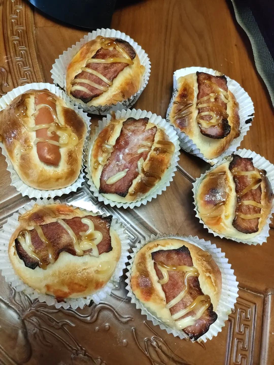 【培根沙拉面包】