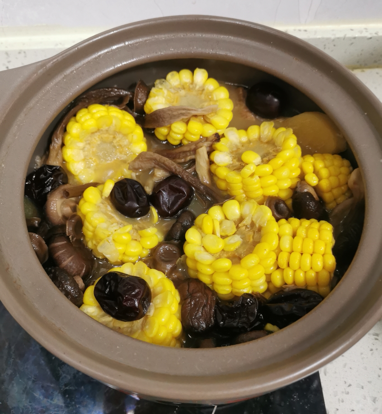 茶树菇（或鹿茸菇）玉米排骨汤的做法