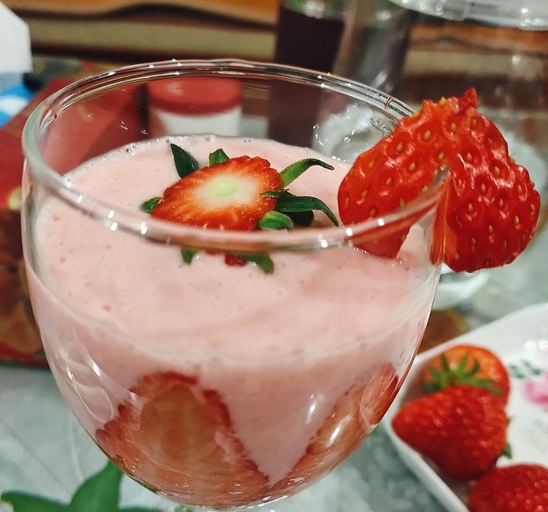 草莓🍓酸奶昔