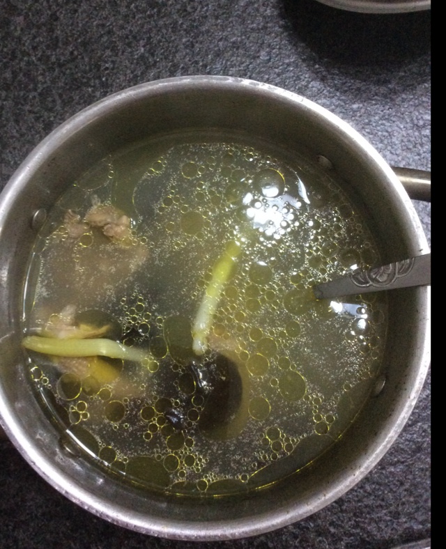 炖鸽子汤