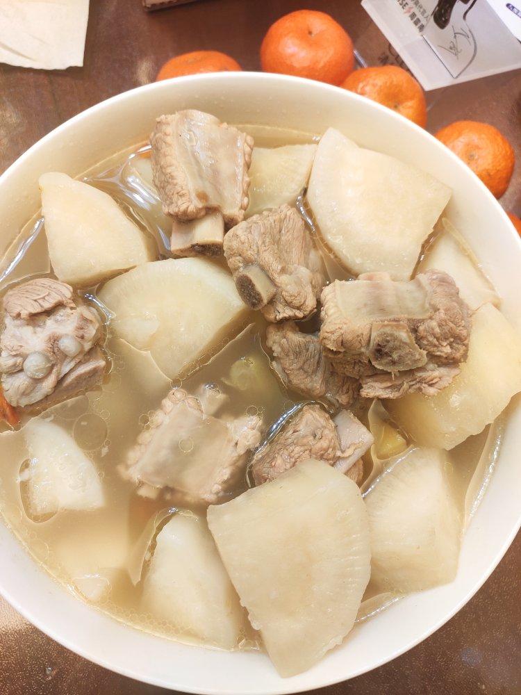 小河马-6做的清炖排骨萝卜汤