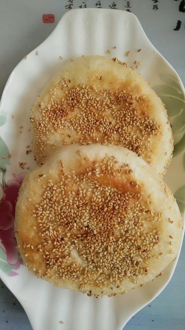 早餐店芝麻椒盐酥饼 外酥里软层次分明 一口咬下去直掉渣 附细节视频详解