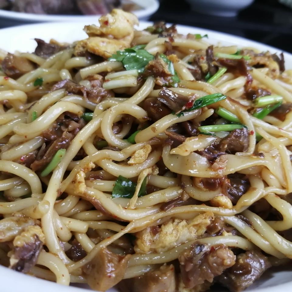 凉拌牛肉鸡蛋面