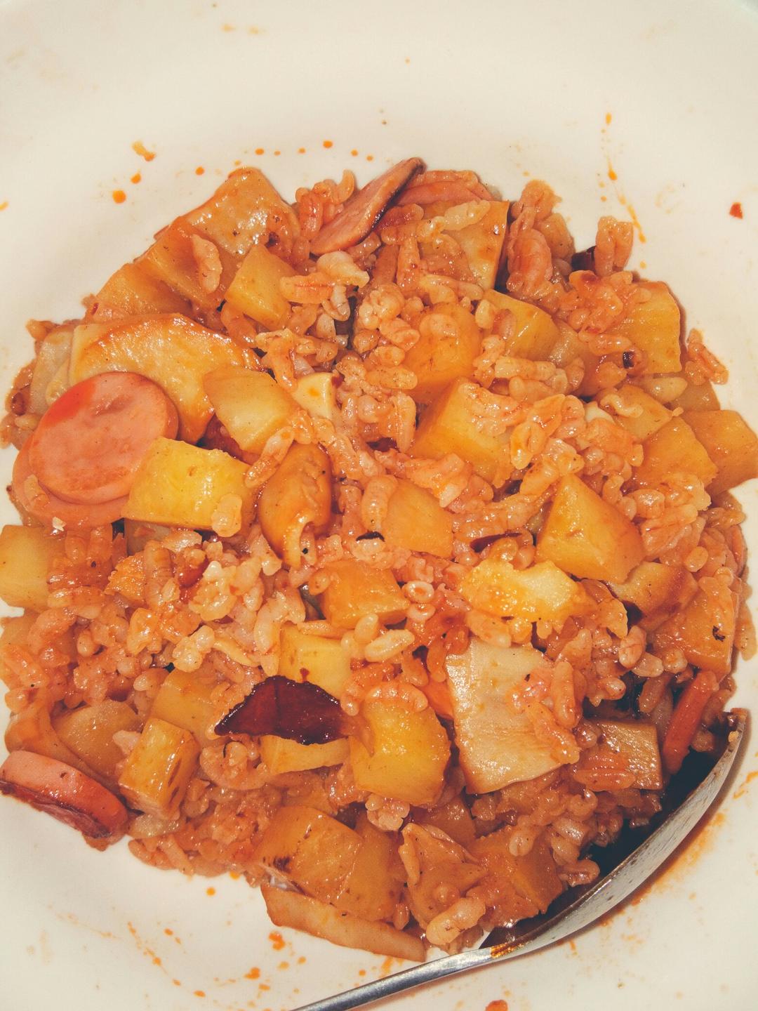 香菇腊肠土豆焖饭