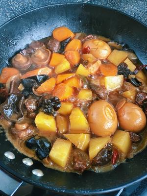 红烧牛肉炖土豆+胡萝卜的做法 步骤3