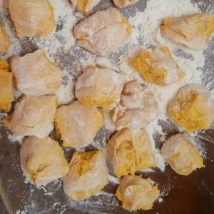 南瓜馒头～步骤简单～面包机揉面，2种发酵方法的做法 步骤7