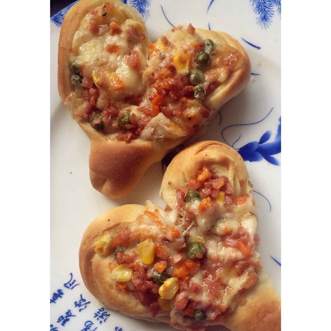 爱心火腿杂蔬早餐包
