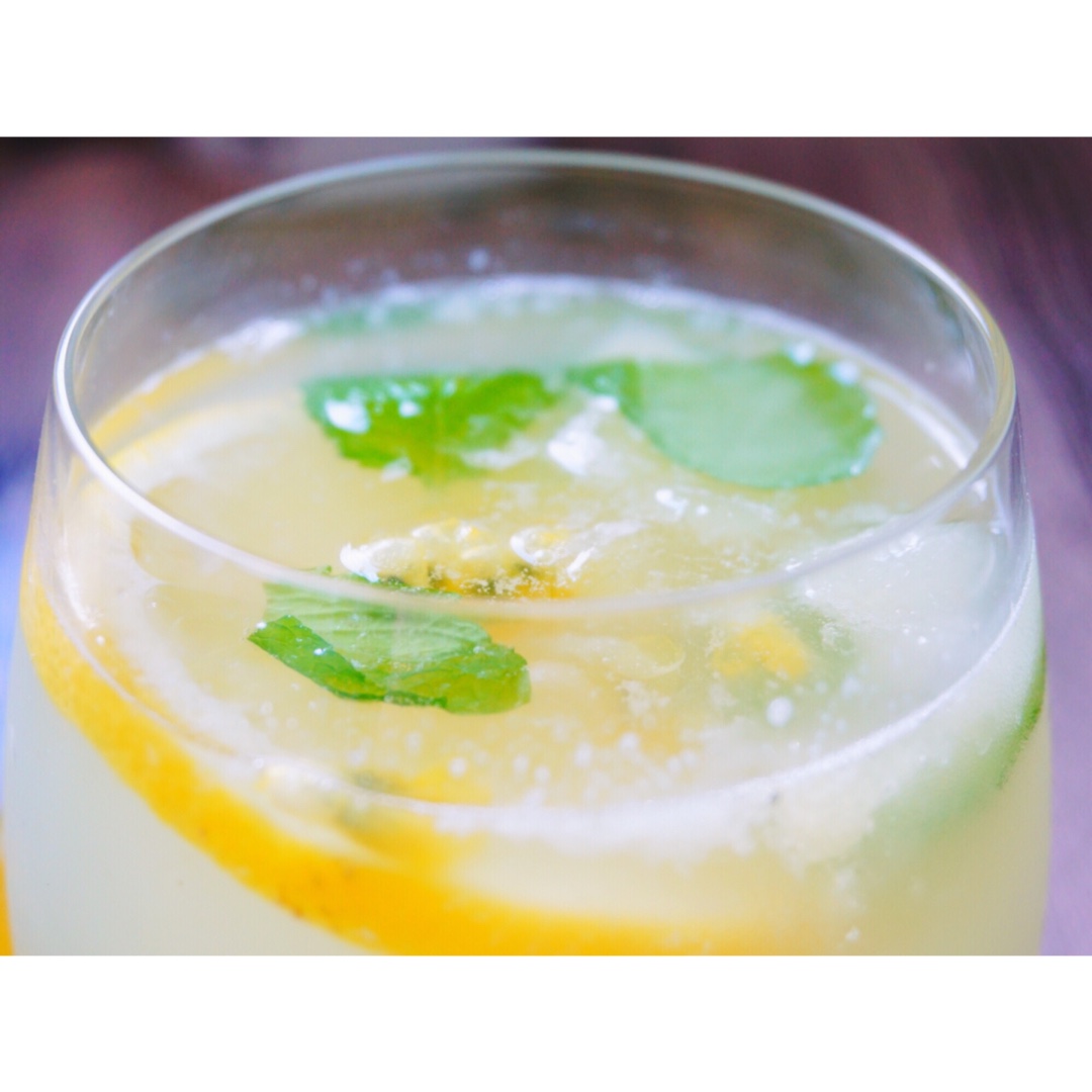 青柠/青桔百香果气泡水/夏日必备