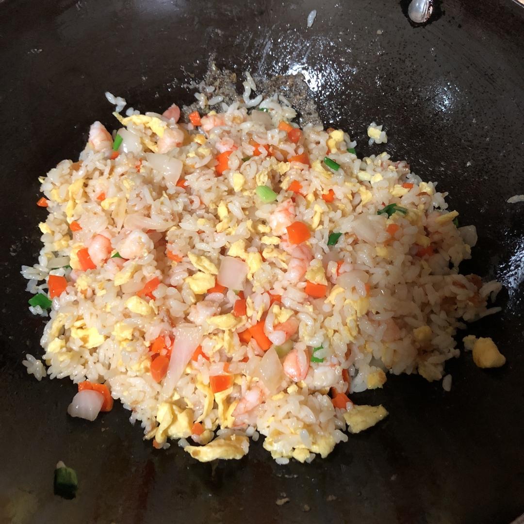 番茄虾仁蛋炒饭